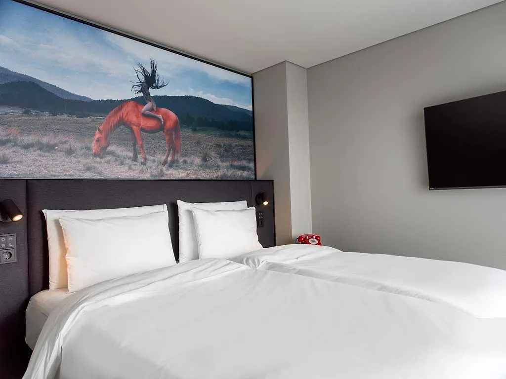 Radisson Red Helsinki Hotell